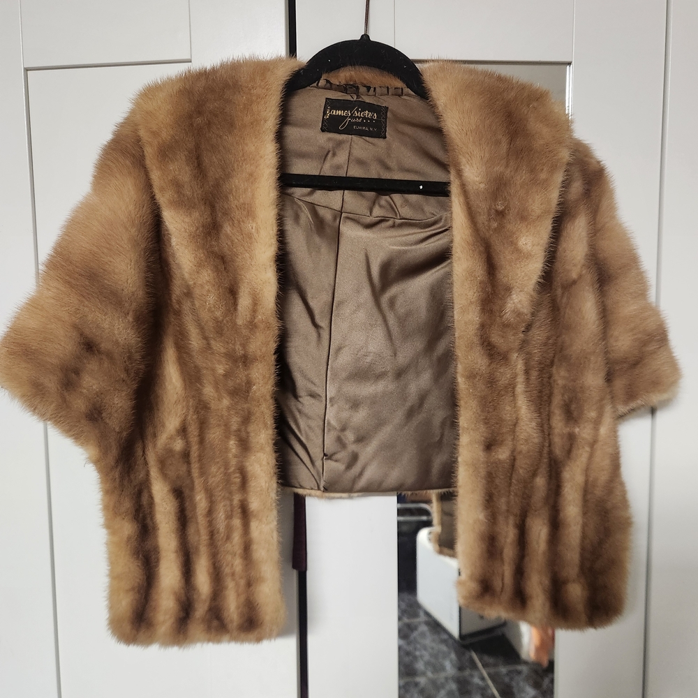 Vintage James Siote’s Furs Autumn Haze Mink Stole Cape Wrap Shawl Pockets NY